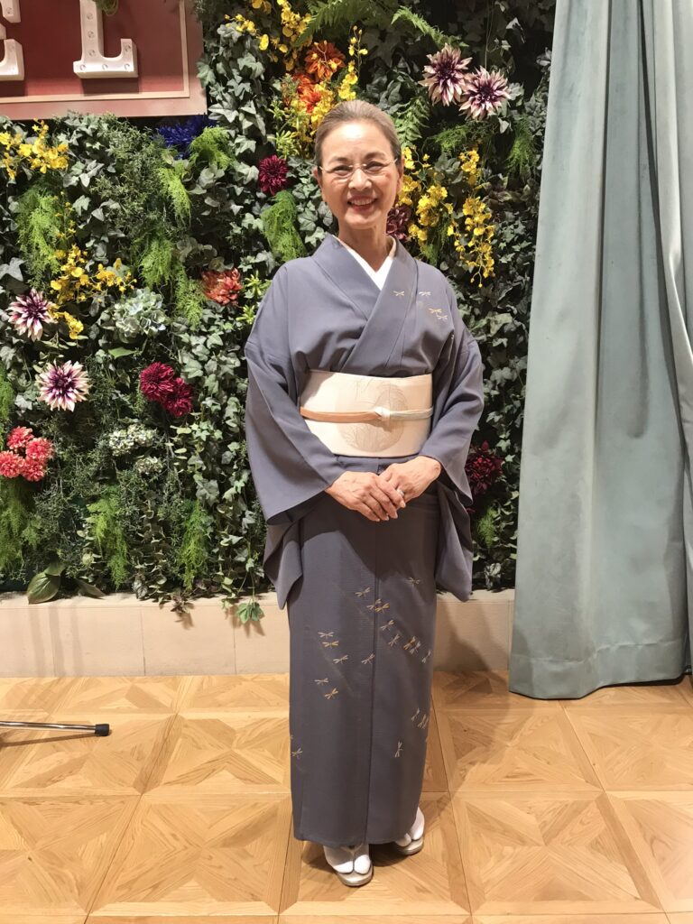 絽の付下げ着物を着た写真