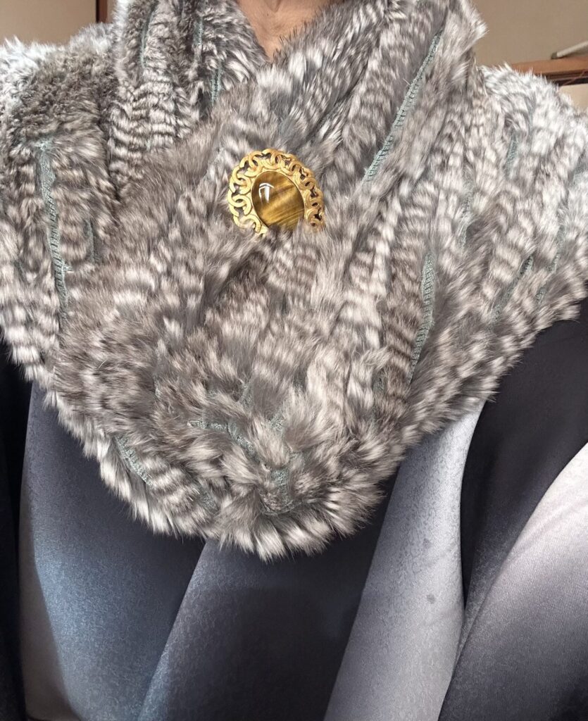 スヌードだとすっぽり覆ってくれ暖かい上に手間いらずです。