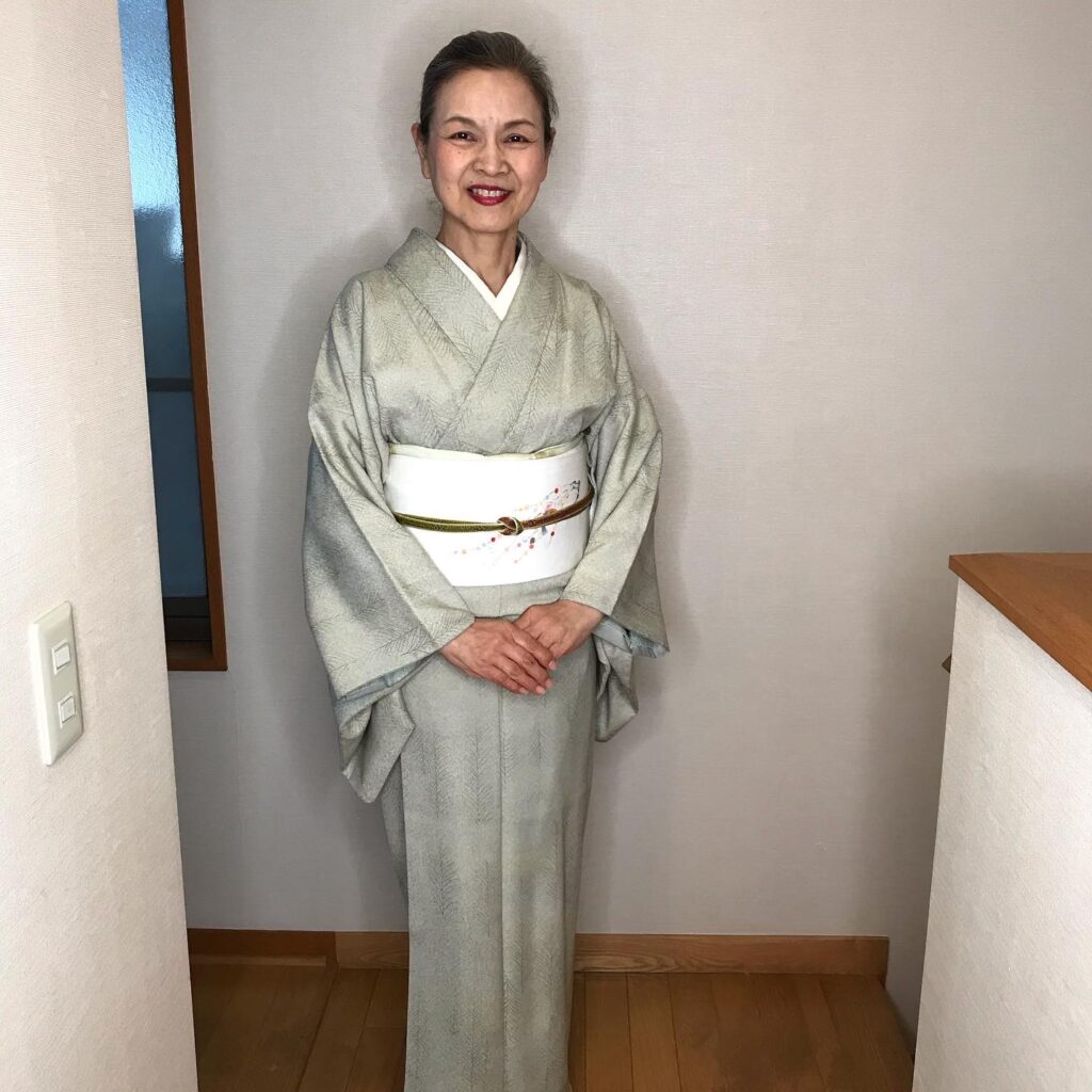 袷の松模様の小紋です。おめでたい柄なのでお正月に着ました。
