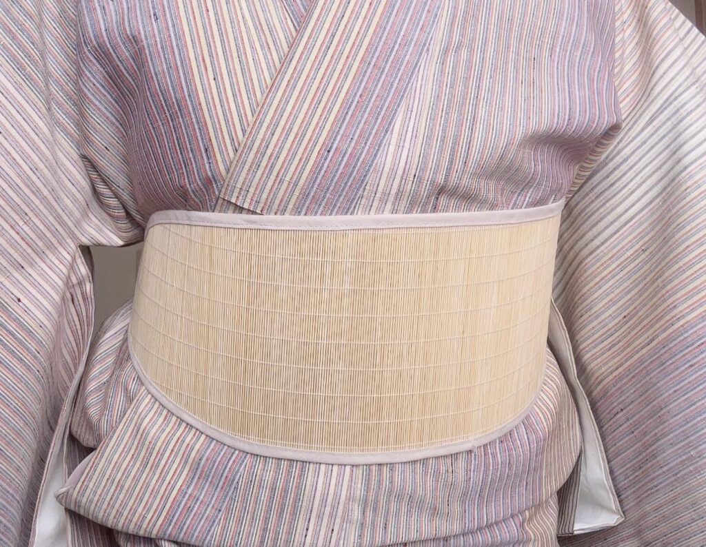 通気性の良いすだれ帯板