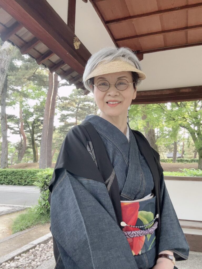 デニム着物にサンバイザーを合わせて
