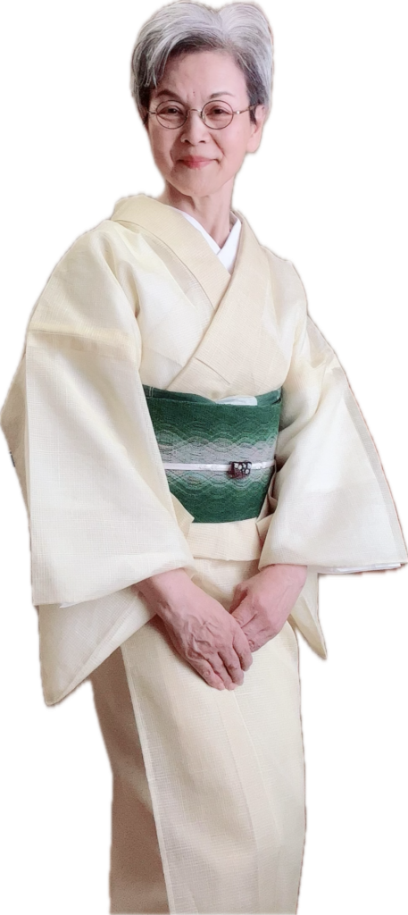 上前が右脇までしっかりかぶるとスッキリ着付け