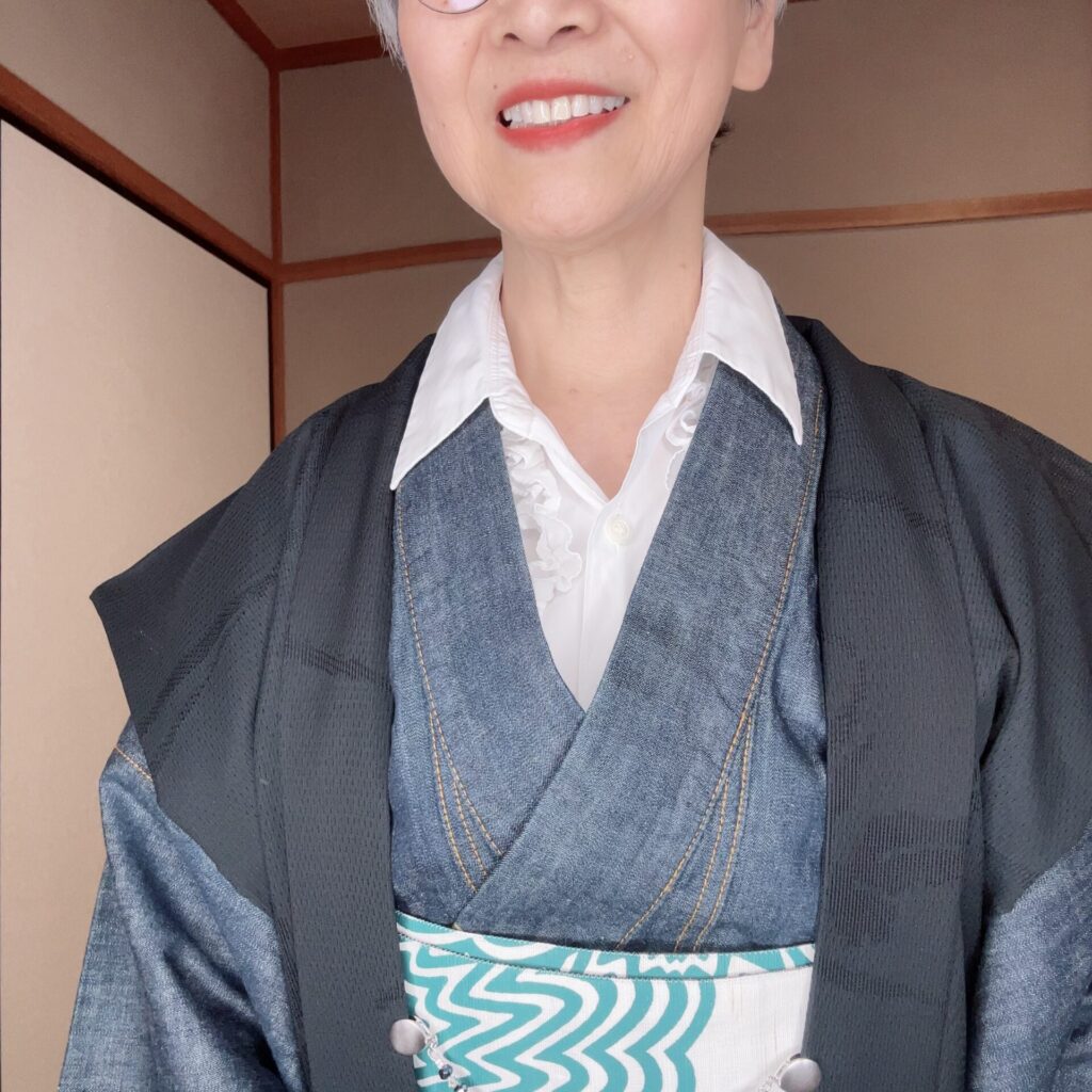 姉の夏喪羽織を袖を外してデニム着物にも愛用中