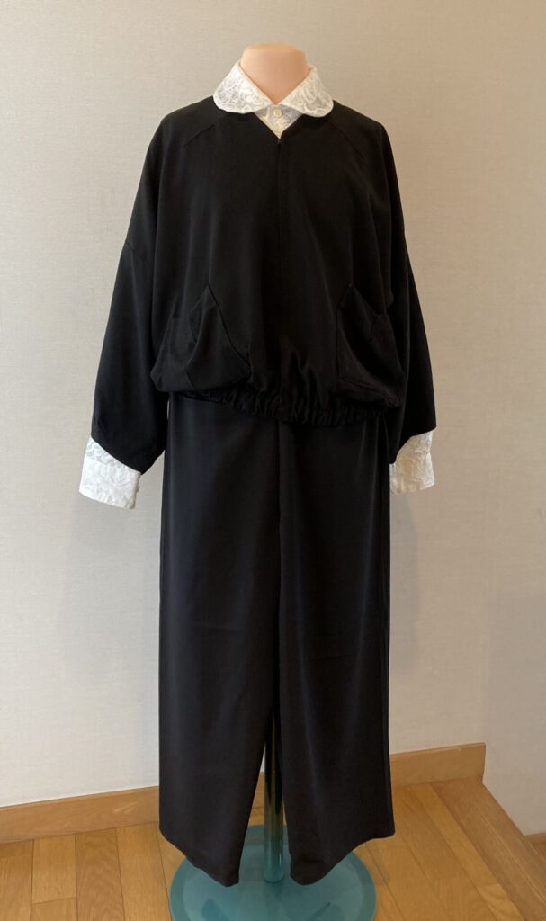 母の単衣の黒紋付からリメイクした上下セット