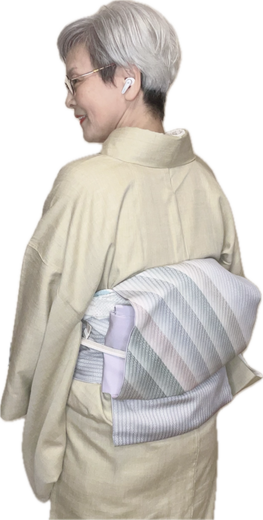 塩瀬の染帯、柔らかいタレ先がたわんでしまいます。