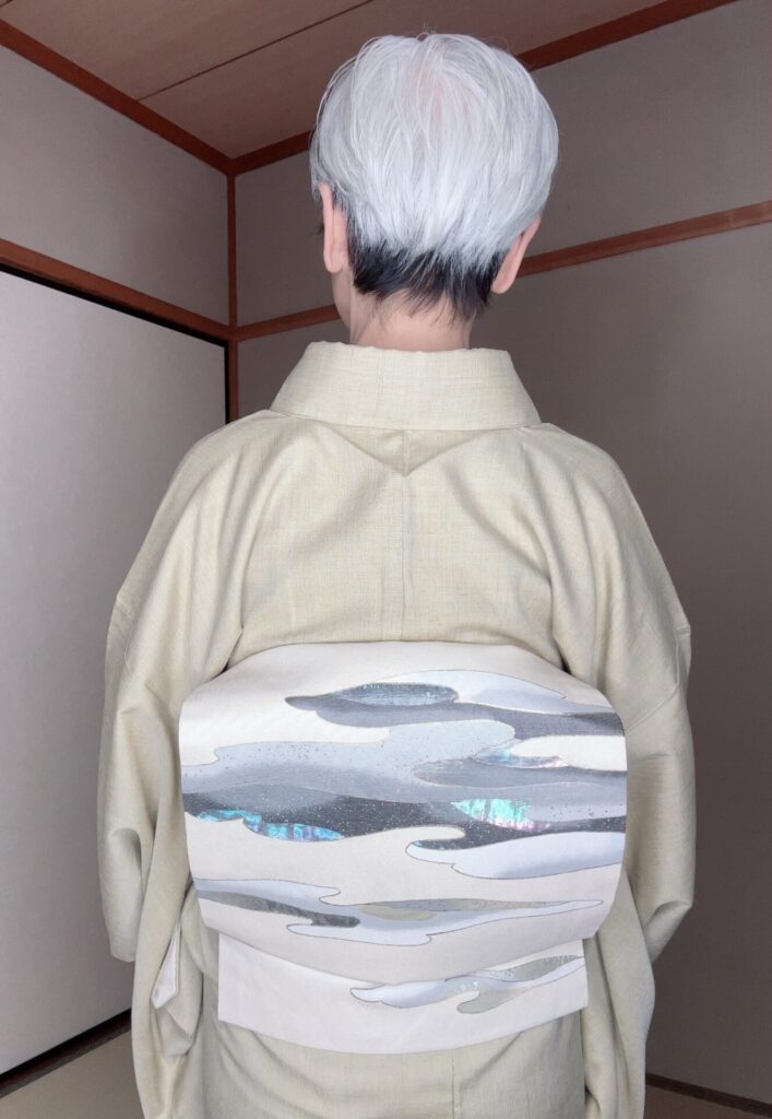 螺鈿独特の渋いきらめきが華やか