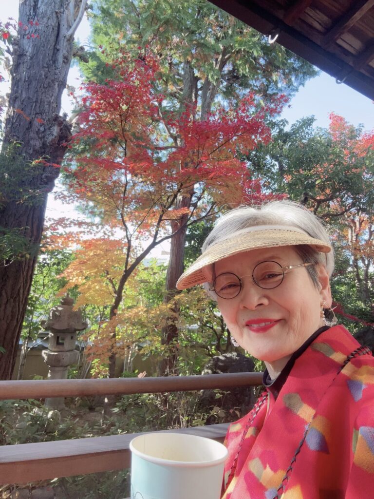 紅葉を楽しむ気軽な装い