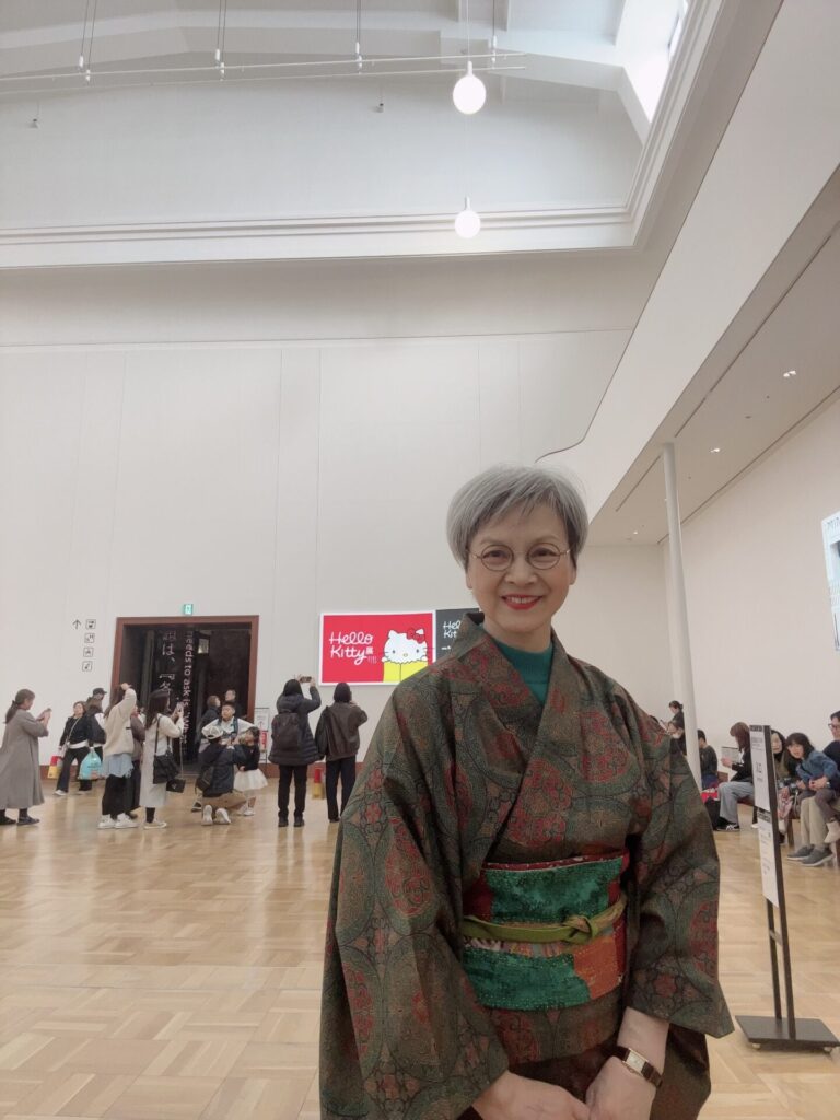 入口前から長蛇の予感