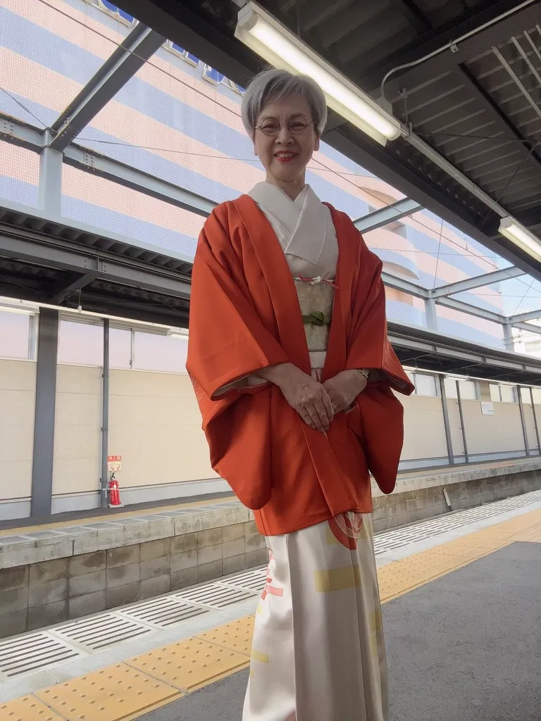 若い年代の明るい付下げと羽織りで嵐山散策