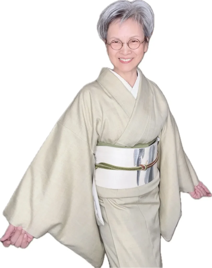 柔らかい結城紬ですが、補整なしでゆったり着ています