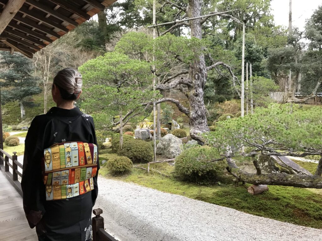 息子とランチに行った帰りに寄ったお寺での帯写真